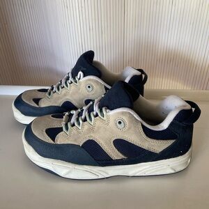 Boys / kids Utility  Sneakers in Black and Tan